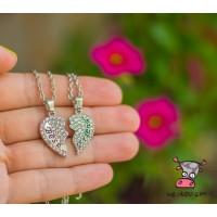 Кулон для двоих друзей "Best Friend. Кристаллы. Цвет серебро. Цена за набор